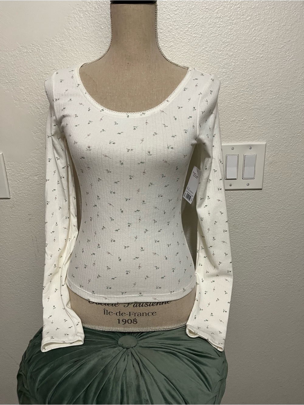SO Cream Ribbed Long-Sleeve Scoop Neck Top with Tiny Floral Print